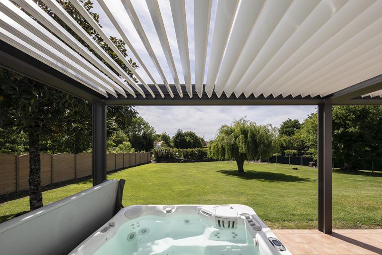 ABRI SPA  Abris pour spa & pergolas pour jacuzzi extérieur