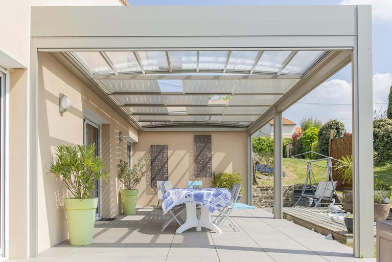 Pergola adossée : La pergola murale en aluminium par Akena